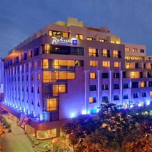 Radisson Blu Martinez 5*, Beirute Líbano