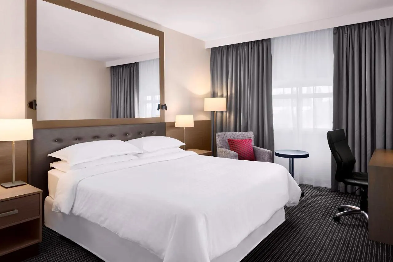 הית'רו Sheraton Heathrow Hotel 4*,  בריטניה